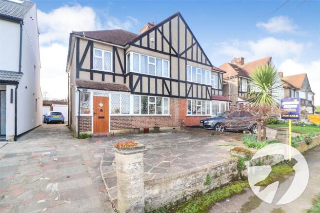 4 bed property, in Park Crescent Road, £515,000