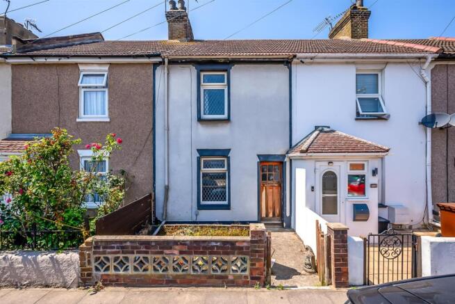 2 bed property, in Church Road, £230,000