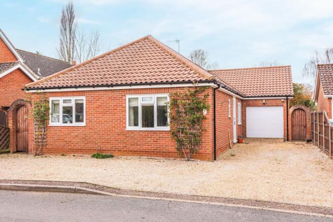 3 bed property, in Barford, £495,000