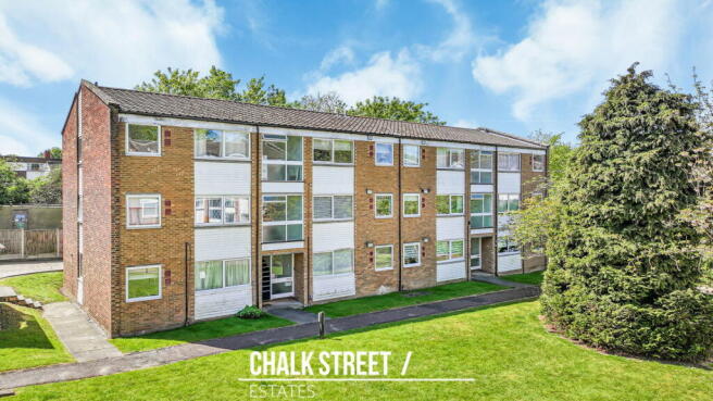 1 bed property, in Brendans Close, £220,000