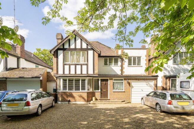 6 bed property, in The Avenue, £1,100,000