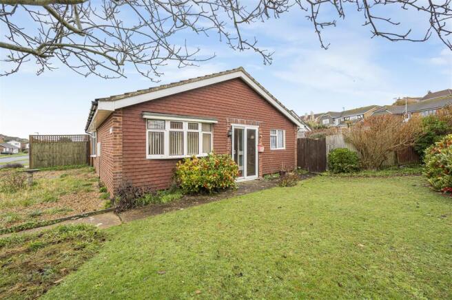 2 bed property, in Princess Drive, £425,000