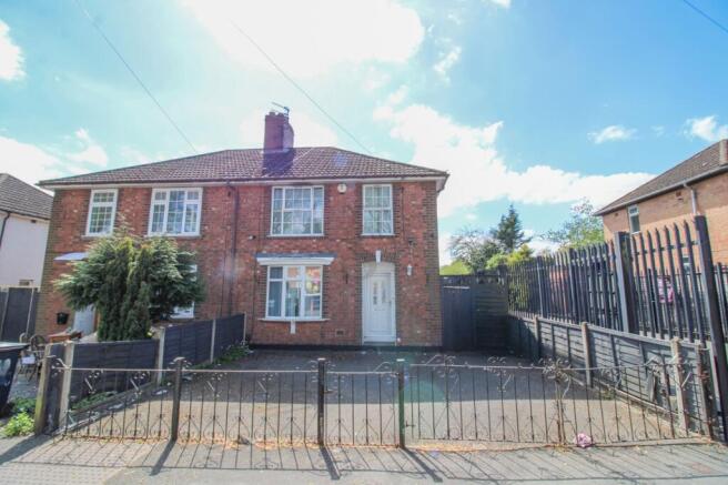 3 bed property, in Hallam Crescent East, £240,000
