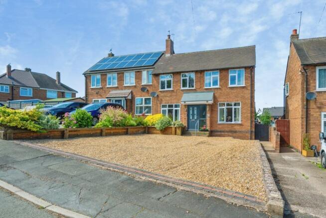 3 bed property, in Welford Road, £300,000