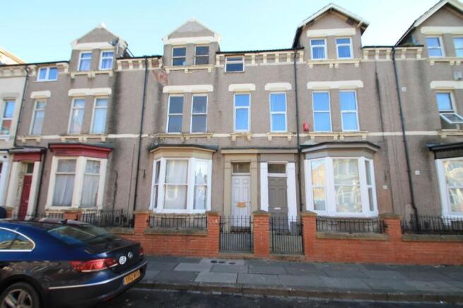 1 bed property, in Flat 9, £15,000