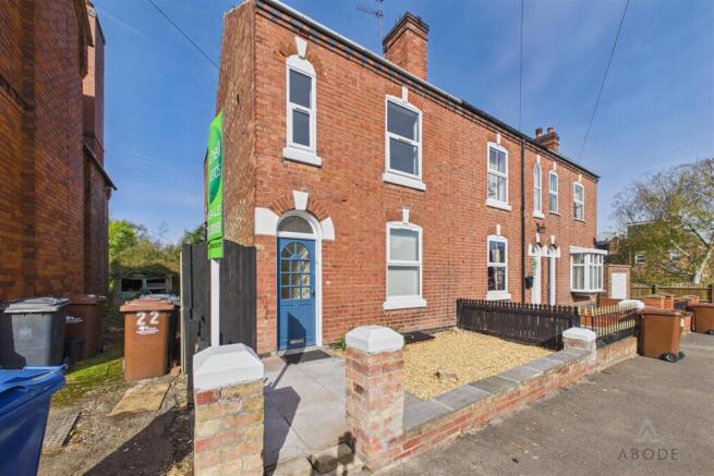 3 bed property, in Mount Street, £220,000