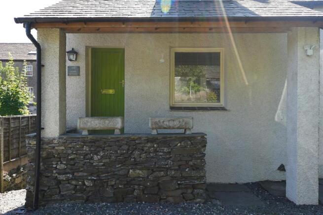 2 bed property, in Laurel Cottage, £295,000