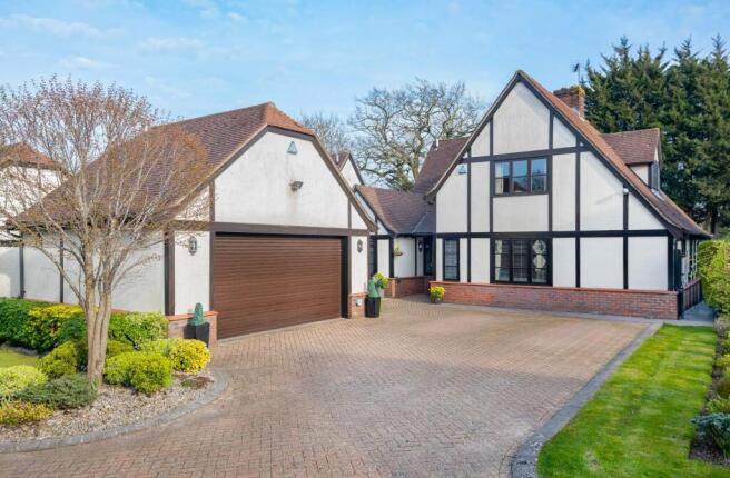 5 bed property, in Grantchester Close, £1,450,000