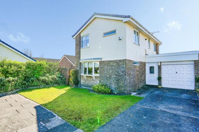 3 bed property, in Old Acre, £350,000