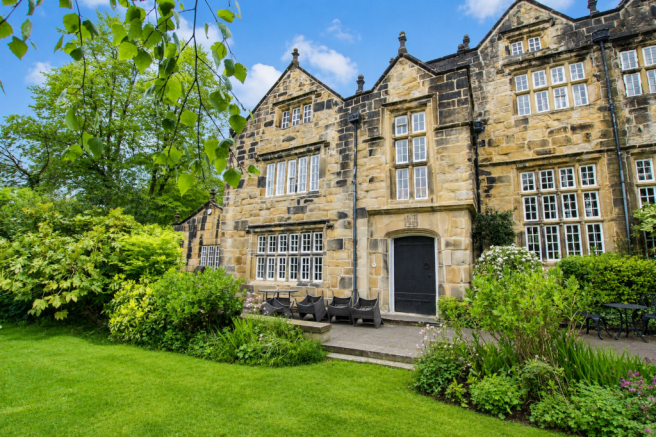 4 bed property, in Hall Street, £625,000