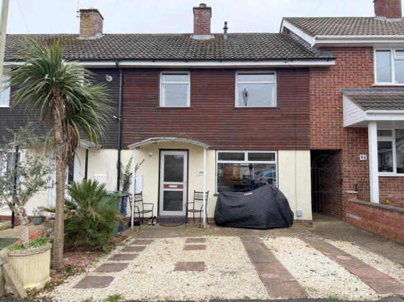 2 bed property, in Warwick Place, £210,000