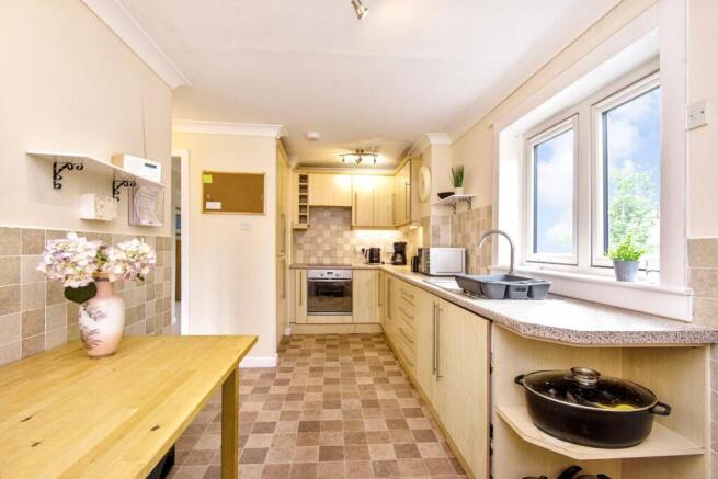 3 bed property, in Abbey Court, £315,000
