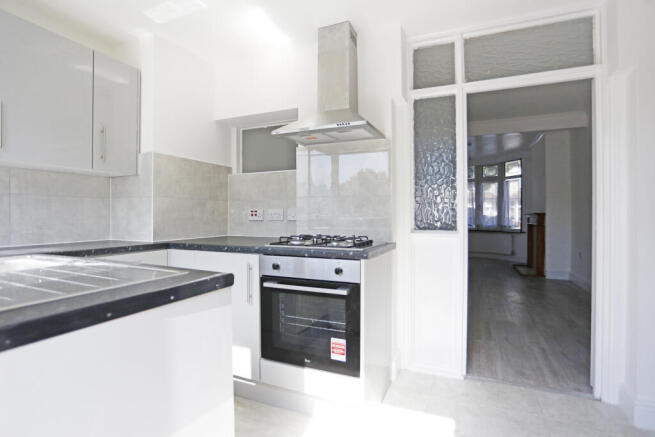 3 bed property, in Sunningdale Road, £400,000