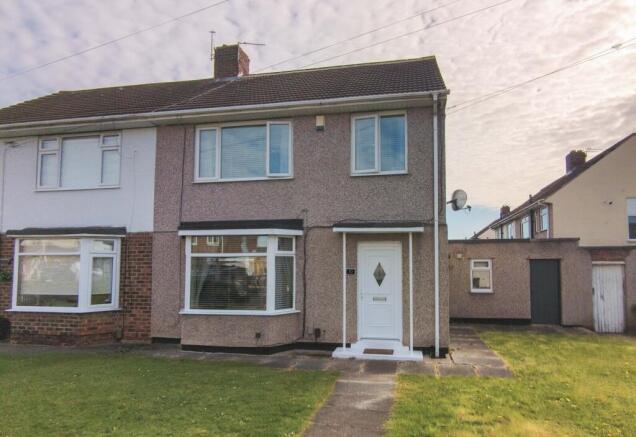 3 bed property, in Rochester Road, £105,000