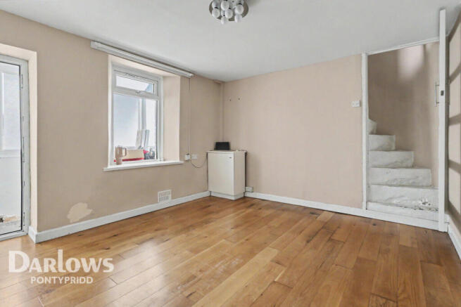 2 bed property, in Old Park Terrace, £120,000