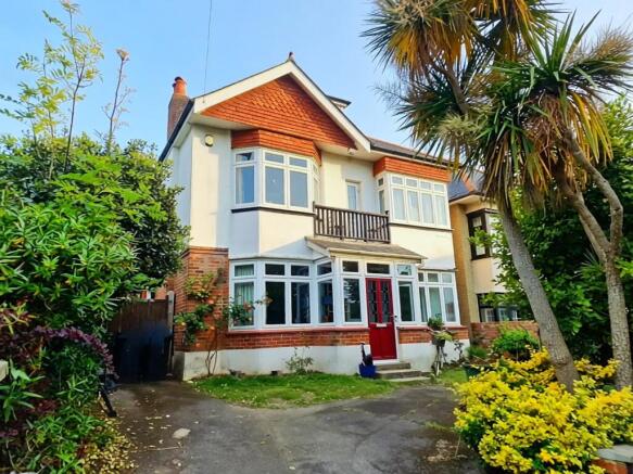 6 bed property, in Southbourne, £800,000