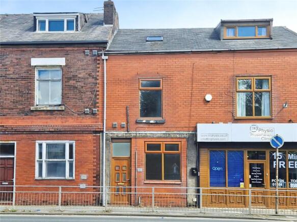 4 bed property, in Bolton Road, £135,000