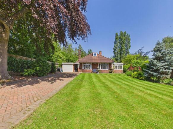 4 bed property, in Ferrers Way, £450,000