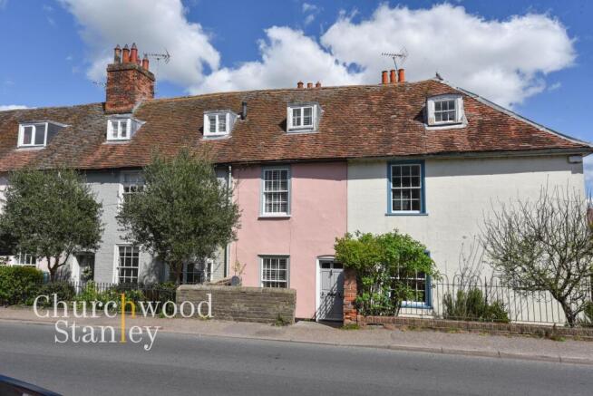 2 bed property, in High Street, £375,000