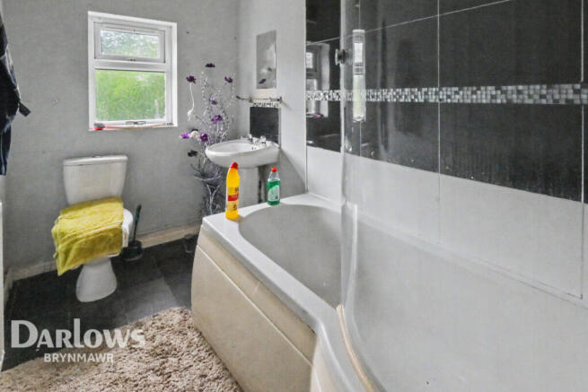 3 bed property, in Tillery Street, £90,000