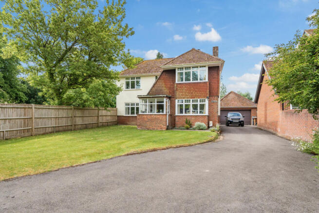 3 bed property, in Horsebridge Road, £925,000