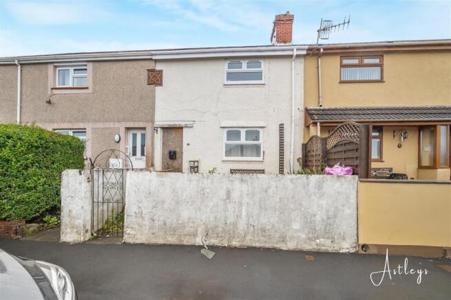3 bed property, in Islwyn Road, £80,000