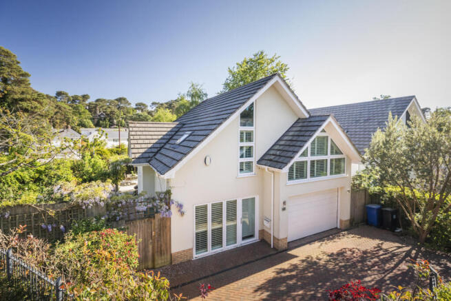 4 bed property, in Alton Road, £875,000