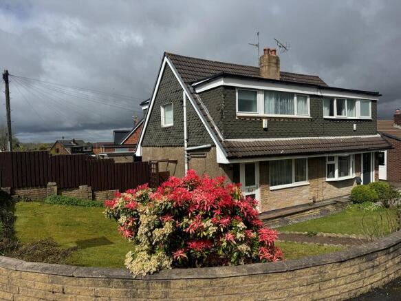 3 bed property, in Beechwood Drive, £180,000