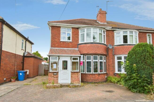 3 bed property, in Carlton Avenue, £210,000
