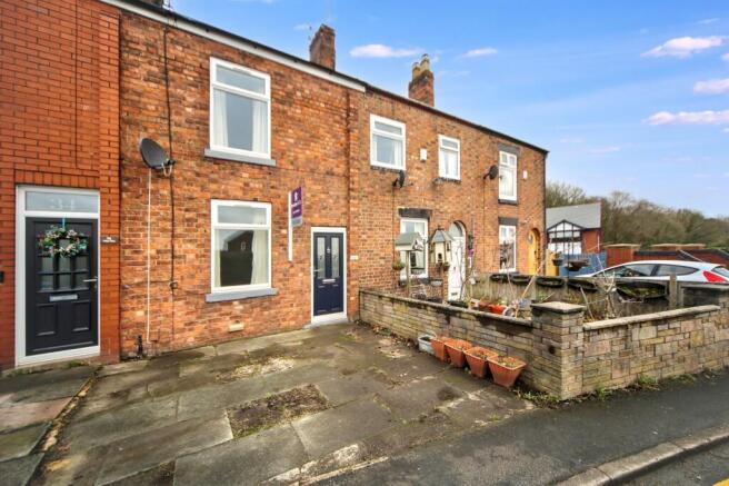 3 bed property, in Wigan Road, £170,000