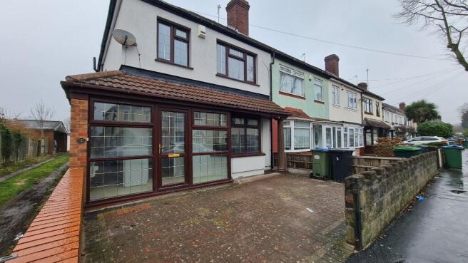 3 bed property, in Constance Avenue, £285,000