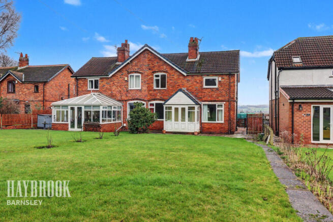 3 bed property, in Pontefract Road, £200,000