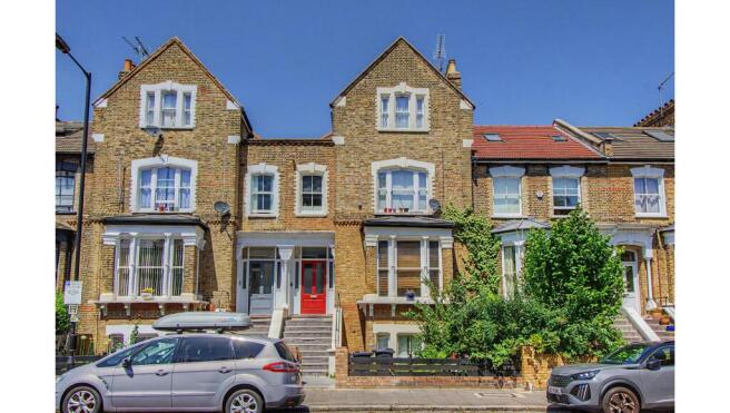 1 bed property, in Flat B, £160,000