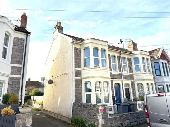 2 bed property, in Kensington Road, £160,000