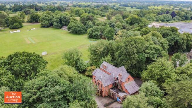9 bed property, in Whittingham, £430,000