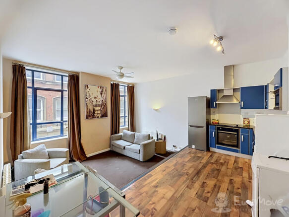 2 bed property, in Foregate Street, £120,000