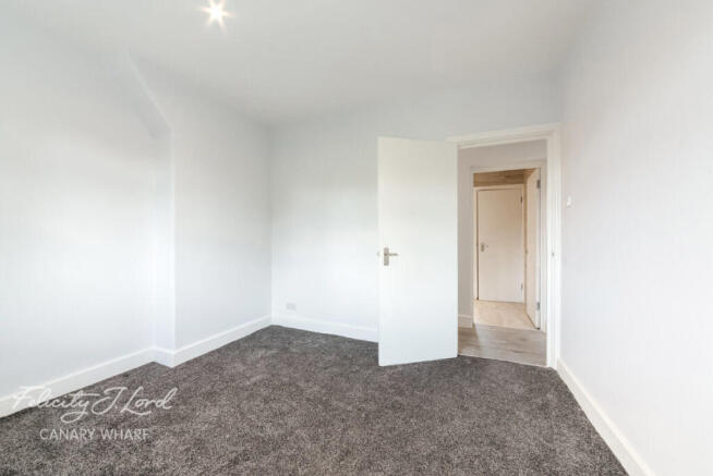 3 bed property, in Three Colt Street, £375,000
