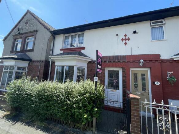 3 bed property, in Taylor Street, £80,000