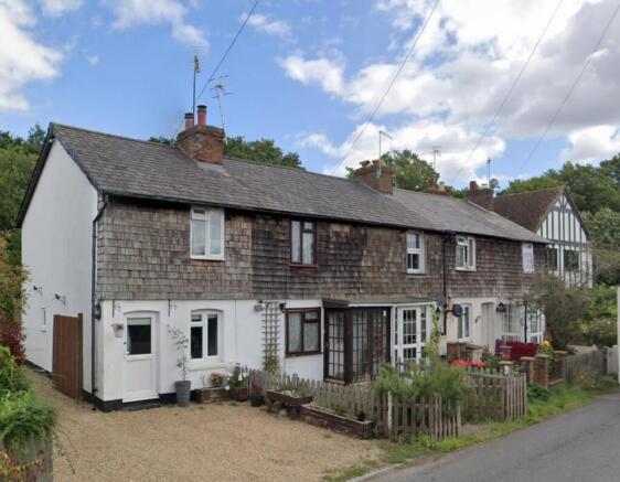 2 bed property, in The Compasses, £325,000