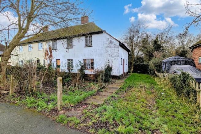 3 bed property, in Westfield Road, £115,000