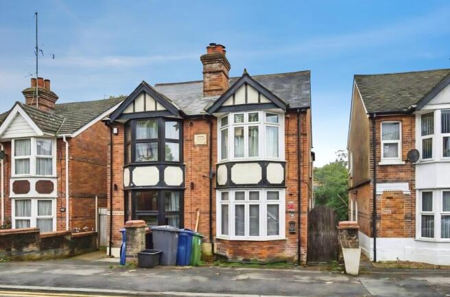 3 bed property, in Hughenden Road, £450,000