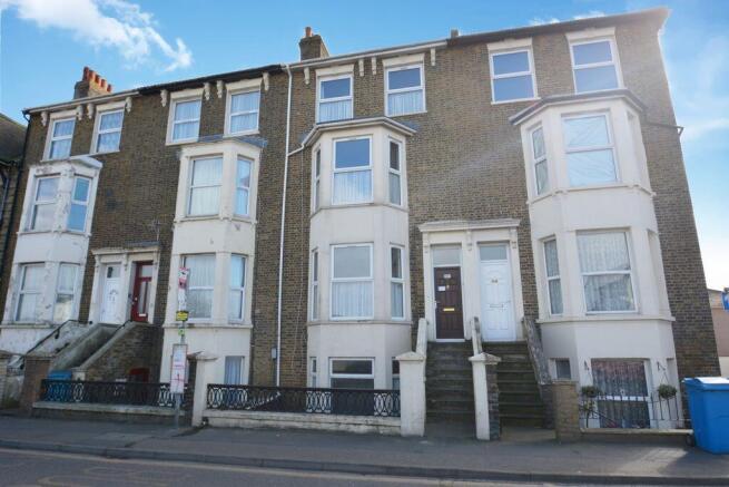 5 bed property, in Marine Parade, £300,000
