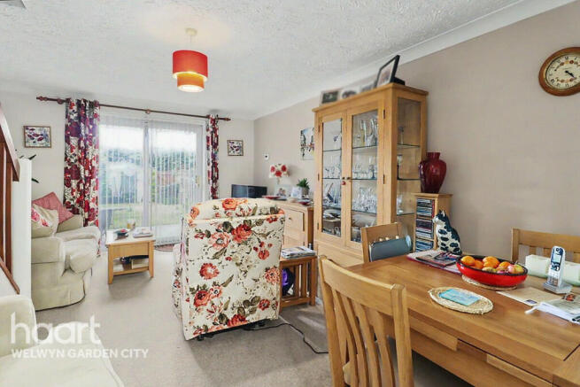 2 bed property, in Duncan Close, £375,000