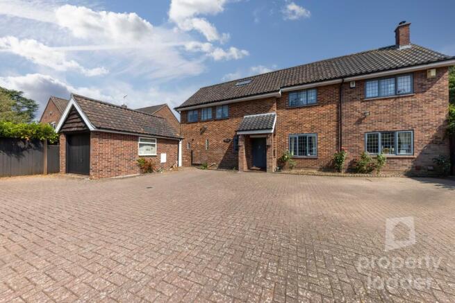 5 bed property, in St Faiths Road, £550,000