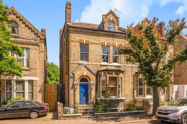 5 bed property, in Werter Road, £1,900,000
