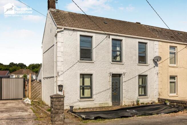 3 bed property, in Tyn Y Bonau Road, £120,000