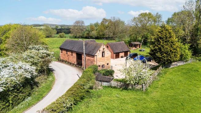 6 bed property, in Wood Lane, £1,000,000