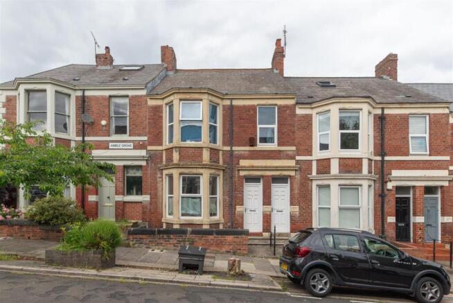 5 bed property, in Amble Grove, £475,000