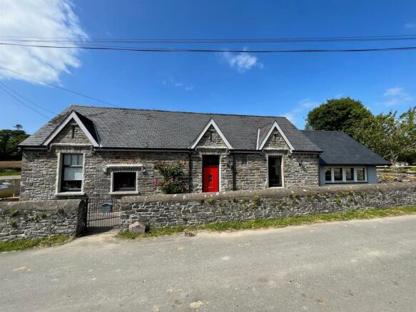 4 bed property, in Talsarn, £340,000