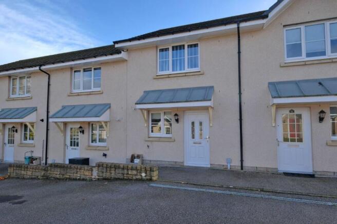 3 bed property, in 10 Bogbeth Court, £130,000